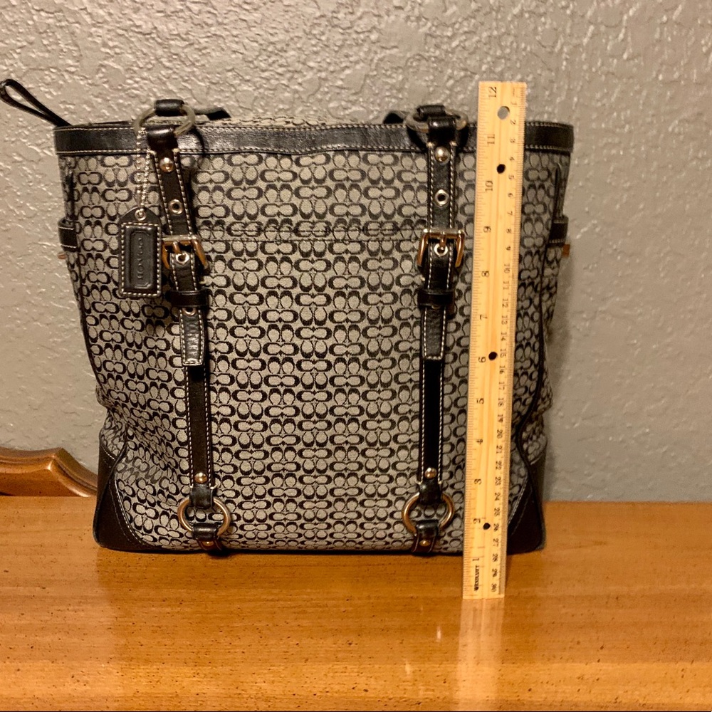 Coach signature Gallery Tote Purse Handbag